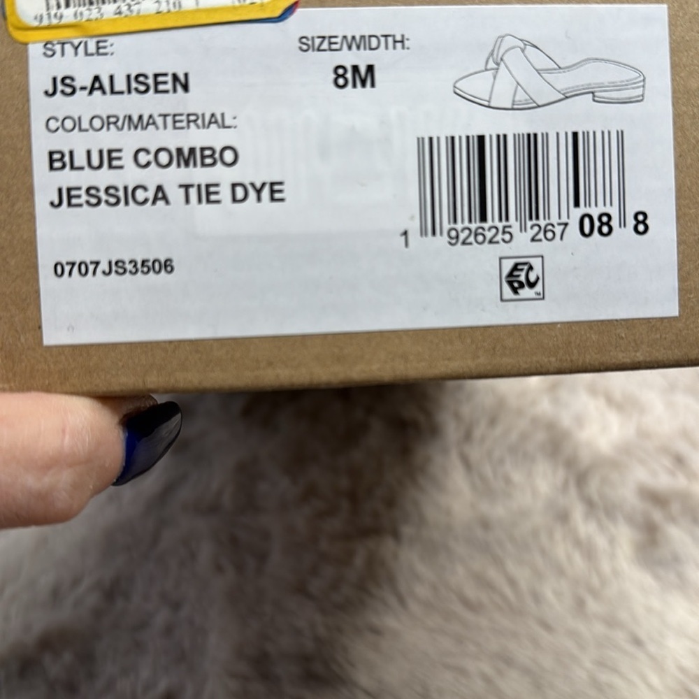 Jessica Simpson | Women's Alisen Flat Sandal, Size 8 - Picture 8 of 16